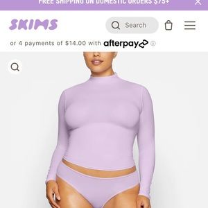 Skims fits everybody turtle neck